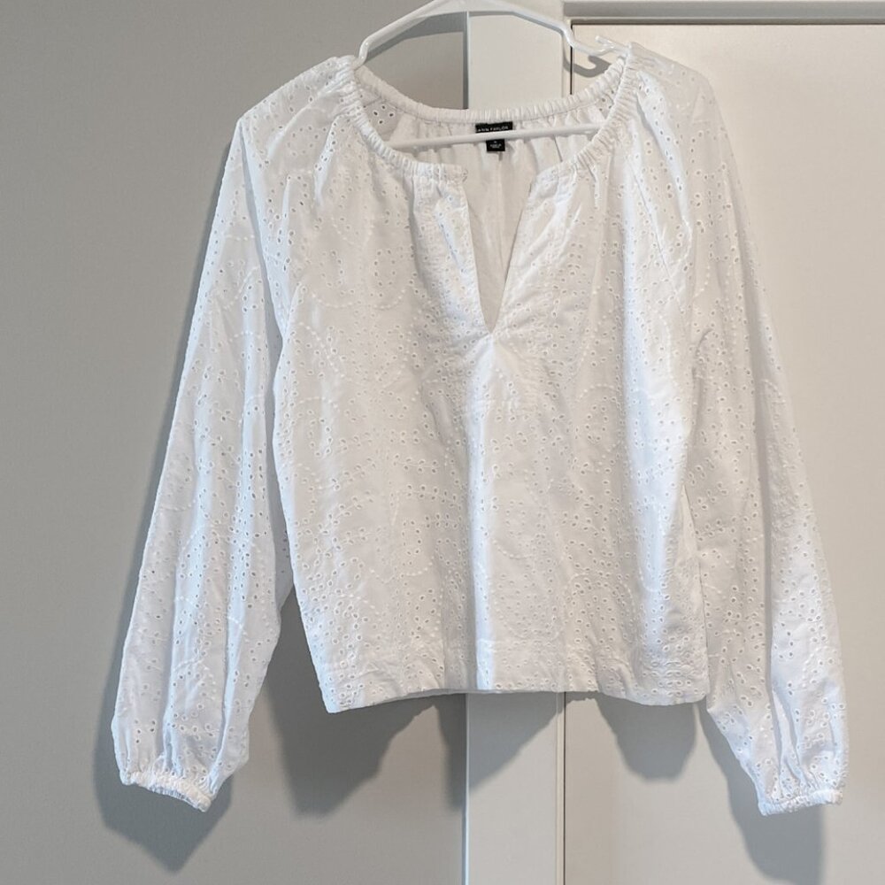 Ann Taylor White Eyelet Raglan Sleeve Split Neck Top Size M Cottagecore Peasant